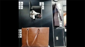 [Image: Voyeur40915133019.jpg]