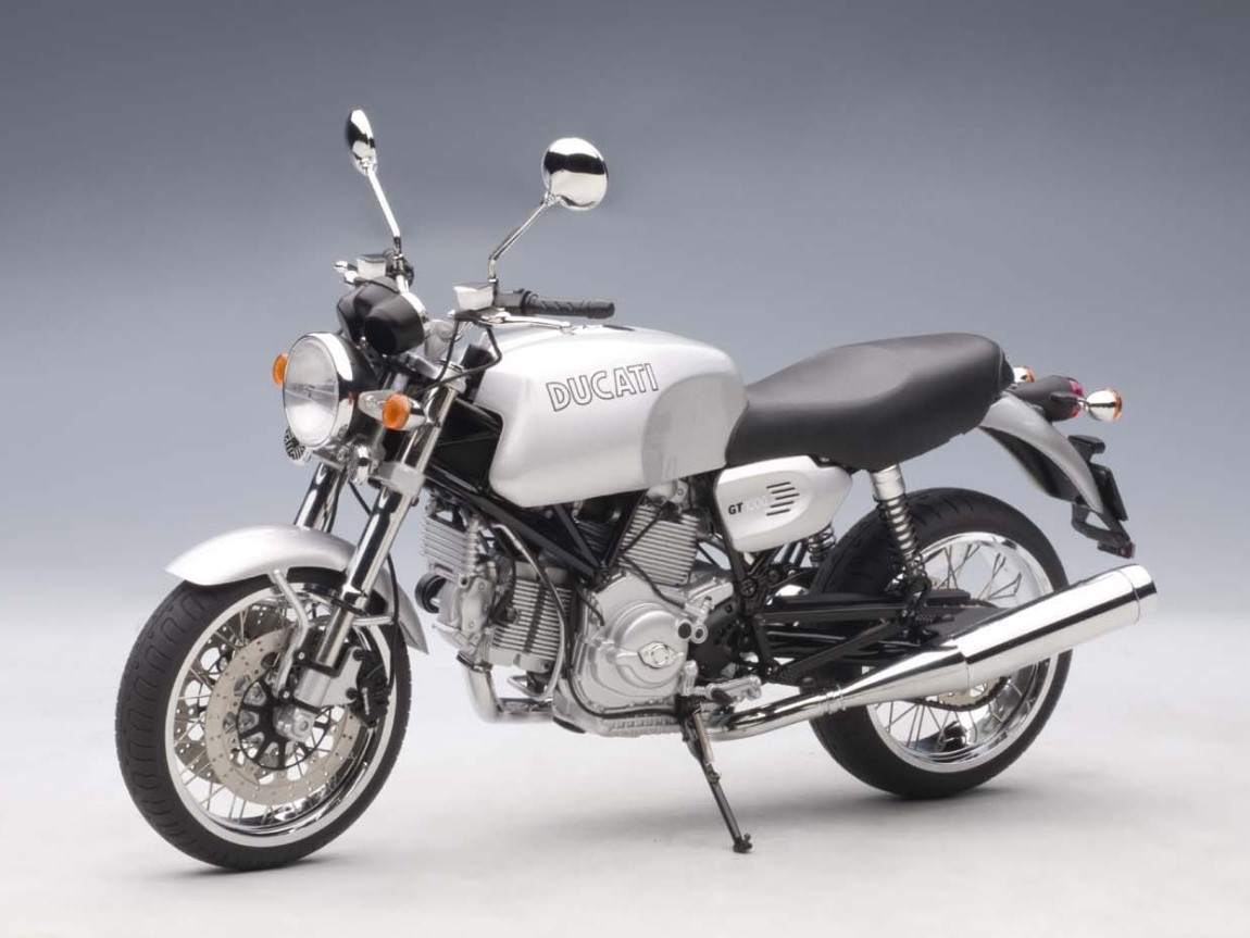 WOW EXTREMELY RARE Ducati GT 1000 Silver #12547 1:12 Auto
