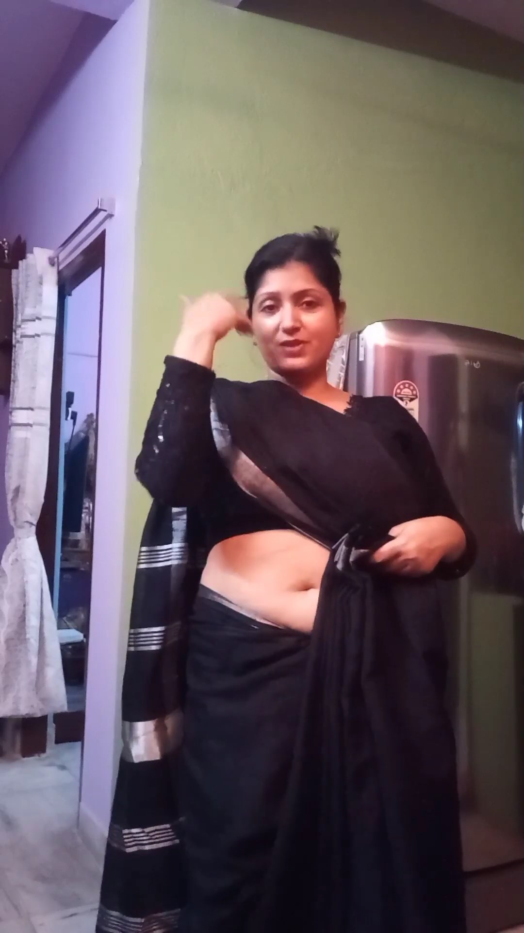 Chubby Beautiful Benali aunty saree drape in black saree mp4 snapshot ...