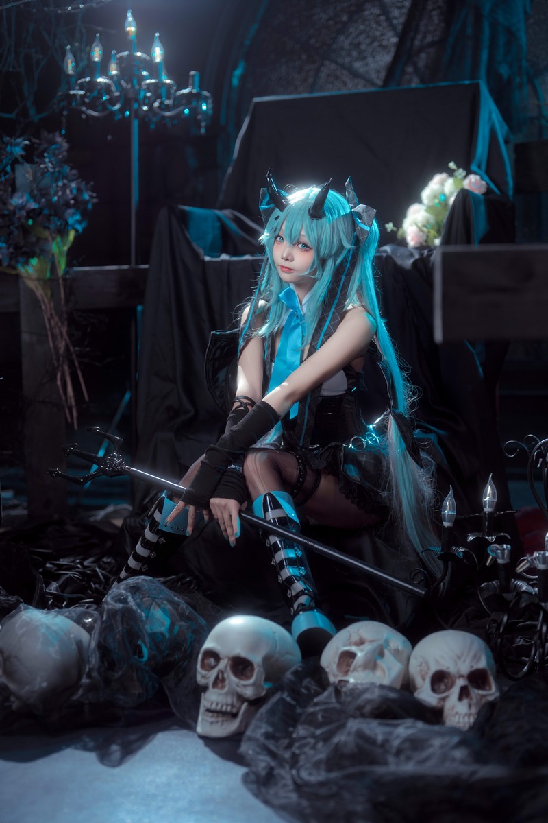 艾西Aiwest 初音未来小恶魔Cosplay写真图集 Miku恶魔主题高清图集 26P (157.7M)插图8