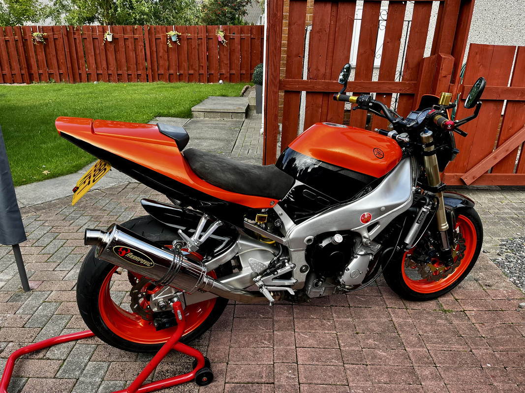 D2F1F3BD-169D-48C2-8AE4-15C3B46B4DB0