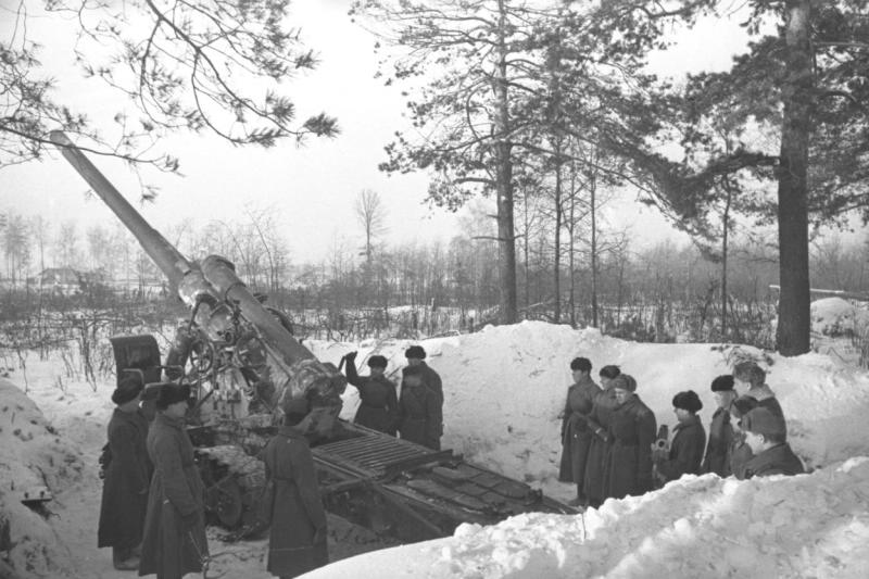 Коптево. Тяжелое орудие полковника И.Шурухина на огневой позиции 23.11.1941г (1)