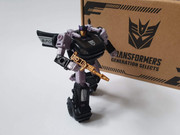Transformers-Generation-Selects-Decepticon-Barricade-Earthrise-form-03