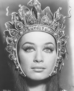 Valerie-Leon-b38