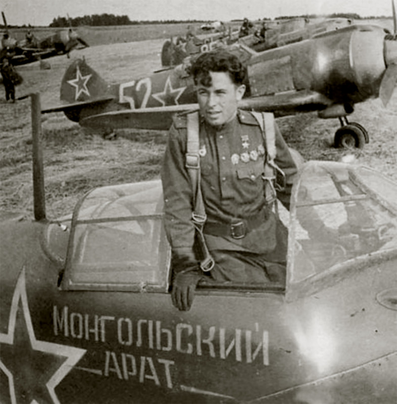Lavochkin-La-5FN-2GvIAP-White-52-Capt-Mikelai-Pushkin-Ukrainan-front-1943-01