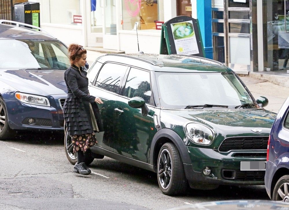 Helena in her car