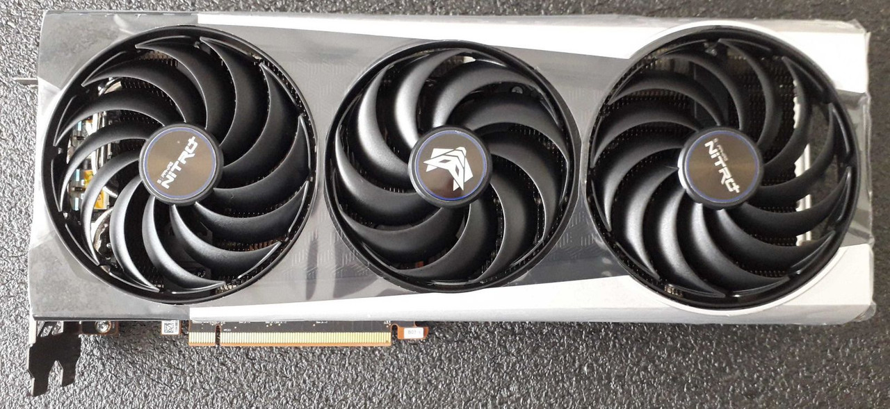 Sapphire RX 6700 XT Nitro  (01)