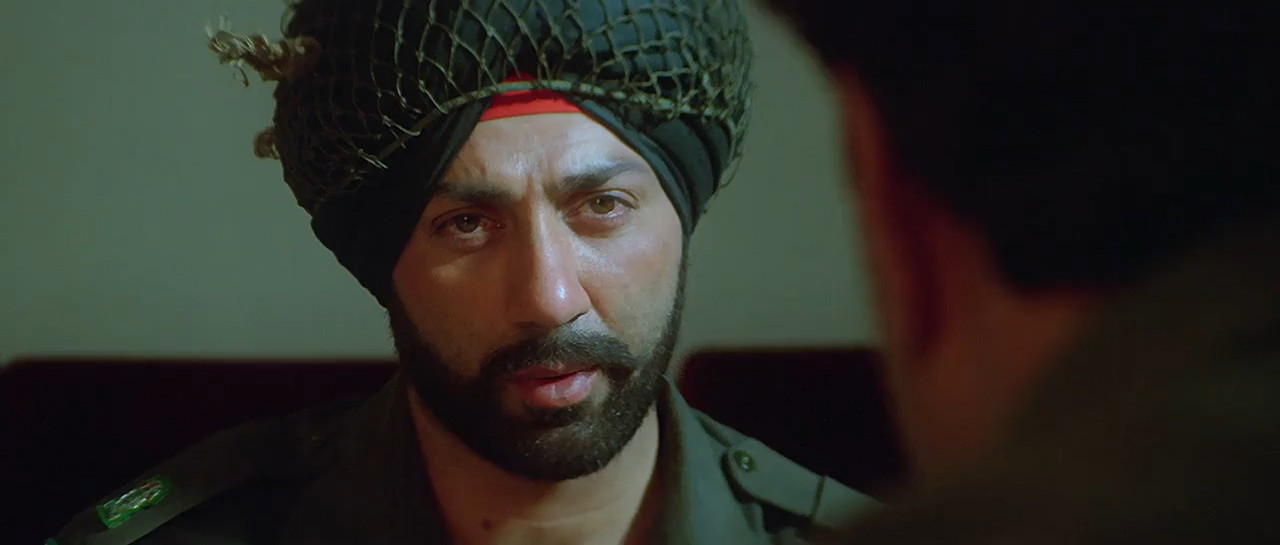 Border 1997 WebRip [Hindi] 480p 720p ESub Screenshot