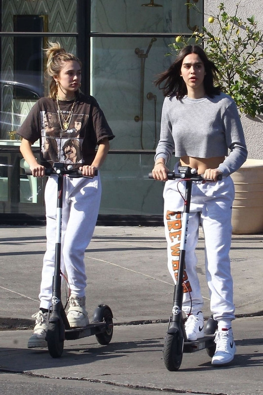 amelia-and-delilah-hamlin-out-in-west-hollywood-11-18-2018-0