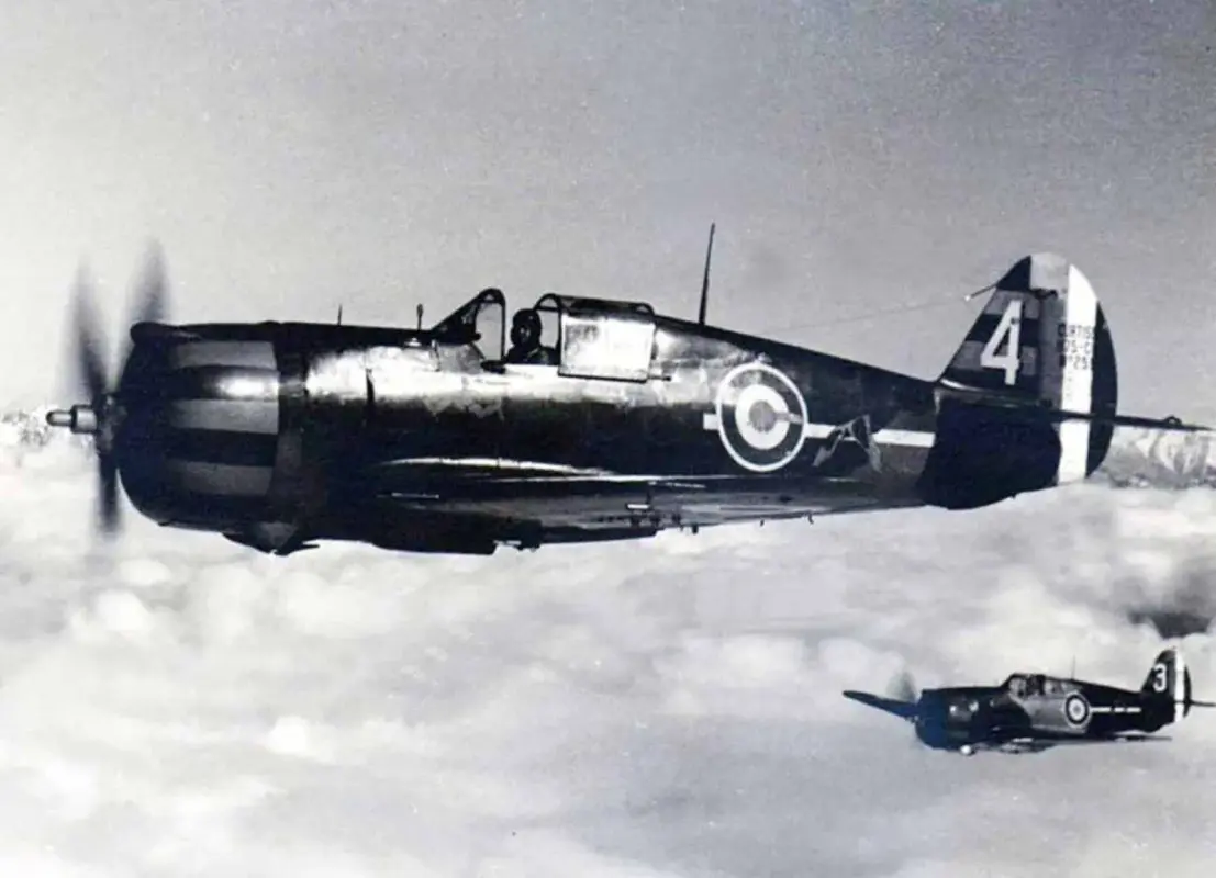 Avions francais captures par les allemands Vichy-Curtiss-Hawk-H-75-A-No259-GC-I-5-Blue-4-and-3-1940-ebay-01