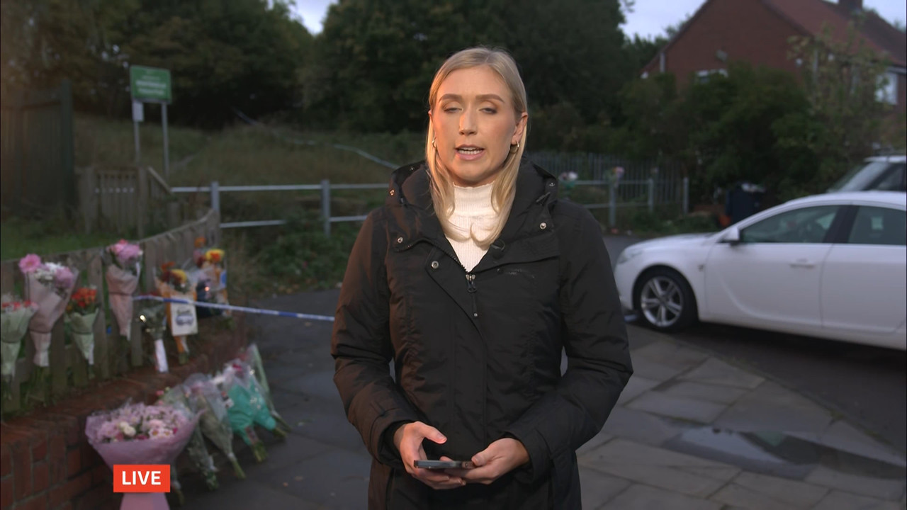 ITV Evening News_20221004_18301930.ts_snapshot_00.14.16.678