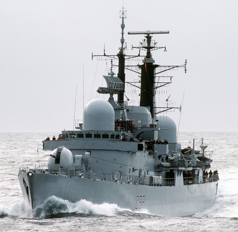HMS Liverpool (D.92)-6