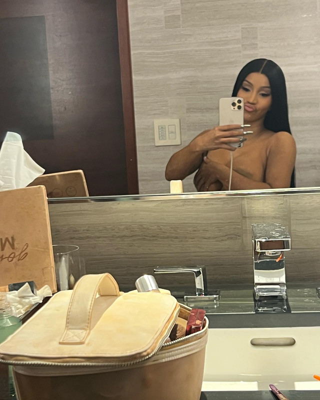 Cardi B تتألق بإطلالة مثيرة في حفل Iamcardib-1719344280297