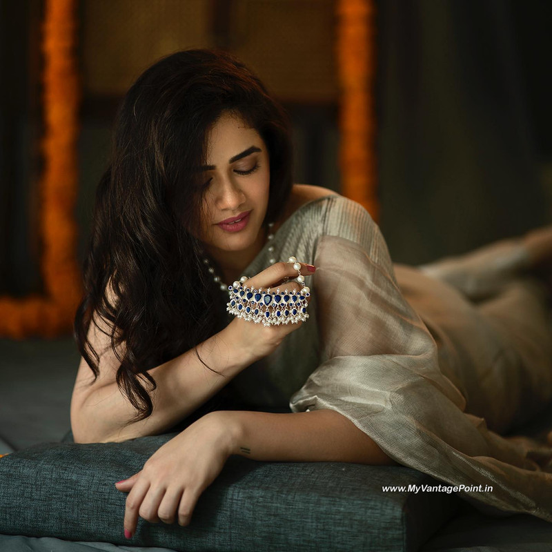 16-Mobile-Wallpaper-Photos-of-Girija-Oak-Godbole-My-Vantage-Point