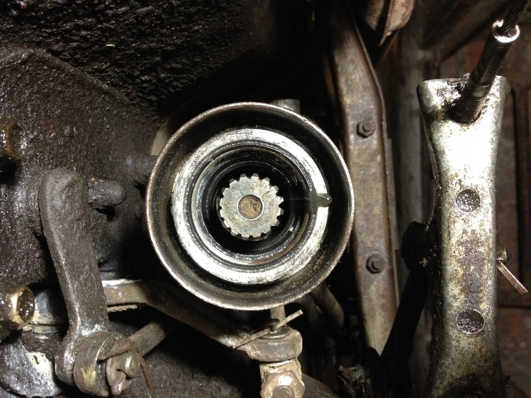 Вариант с одним сальником