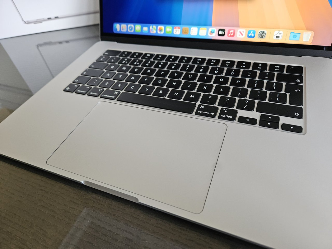 Apple MacBook Air 15 2023 - M2 Chip - 24GB RAM - 1TB SSD