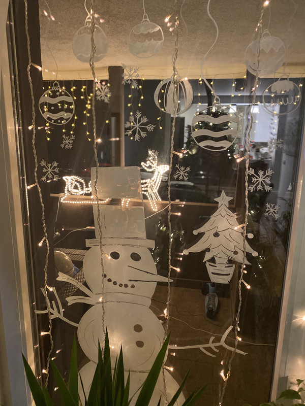 E8B241F3-625E-4A78-B2B7-59C293566EC4