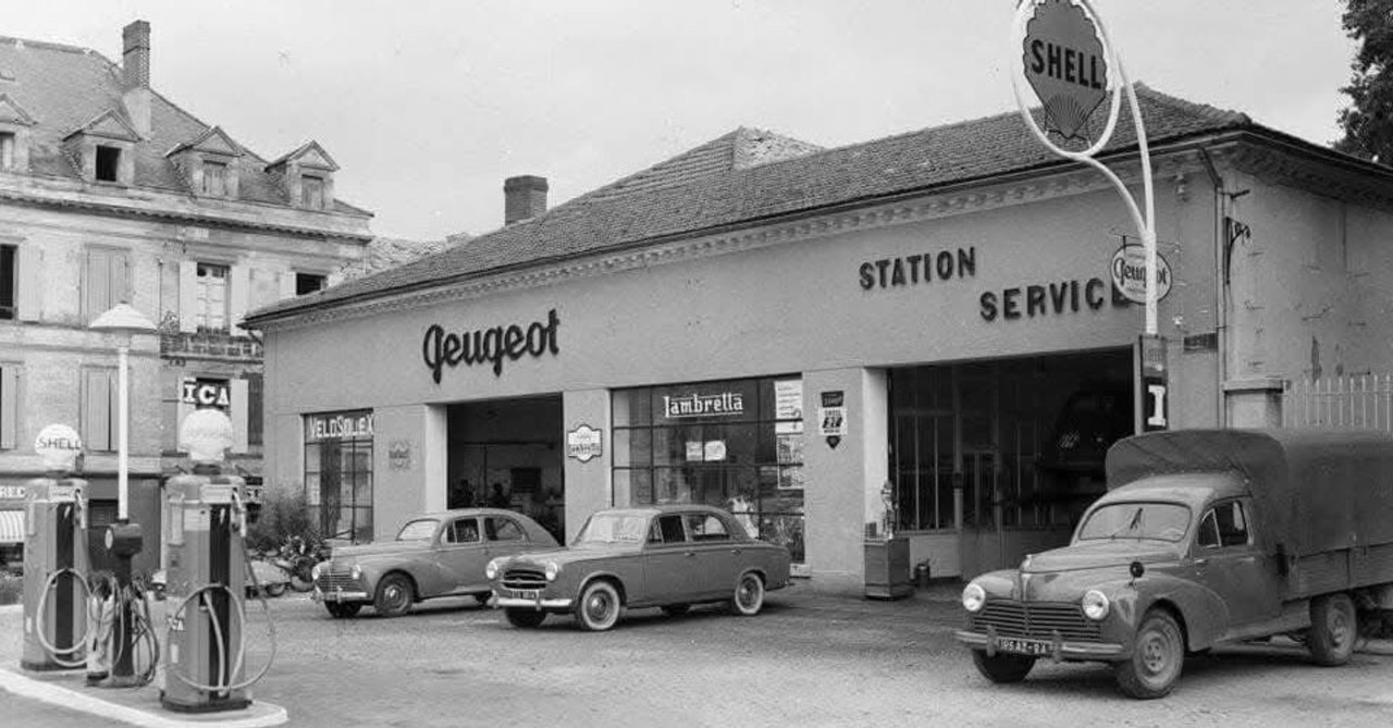 5694BAB1-2606-46D1-81F4-4784A628DB26