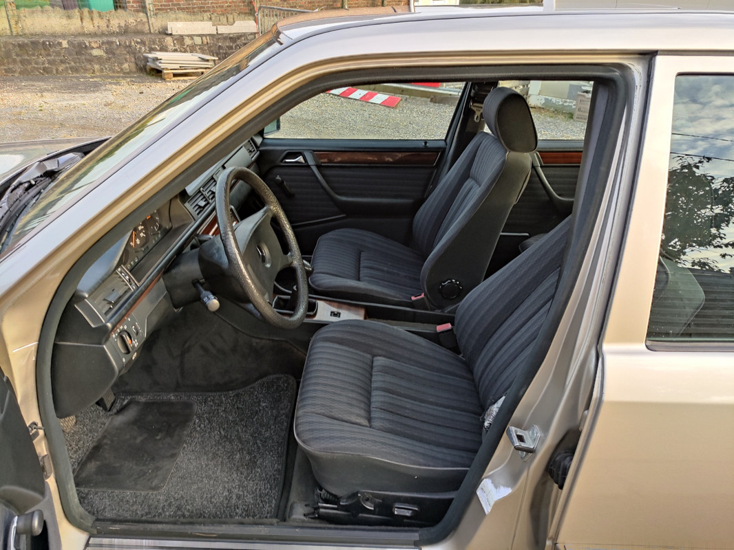 5B7F8DE4-B075-4674-99B4-2A6A93C0076E