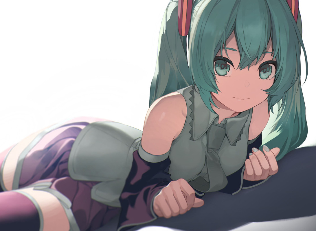 hatsune-miku-vocaloid-drawn-by-yaoku-e96ed0a9a66802fe9ccae815e2f1f07c-1