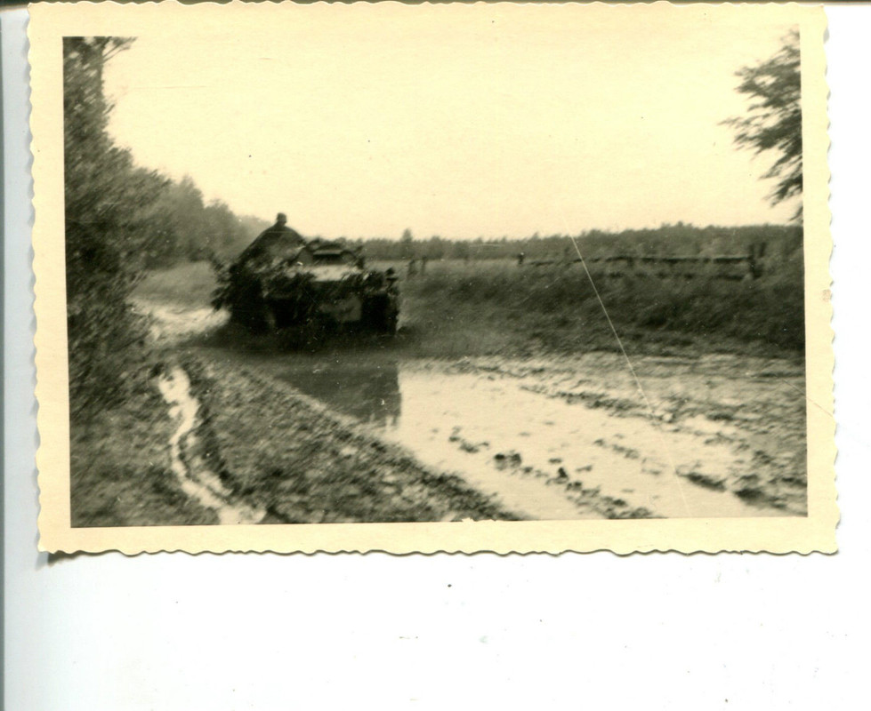 Foto Sturmgeschütz StuG III Wehrmacht Vormarsch 