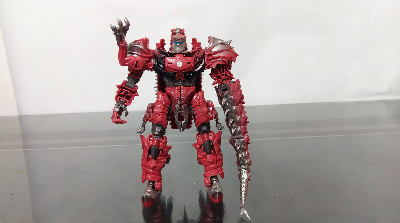 Transformers-The-Last-Knight-Voyager-Class-Scorn