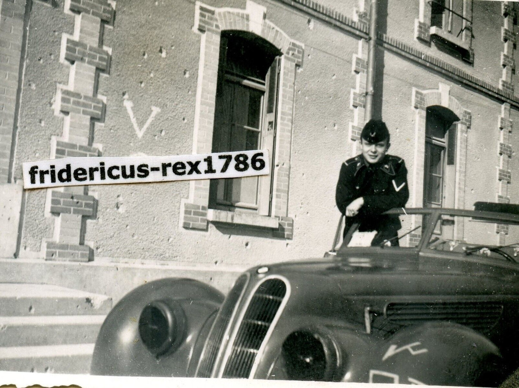 Foto WH Panzer Rgt. 201 Frankreich 41 Beute PKW Kübelwagen KFZ Rgt. Wappen1