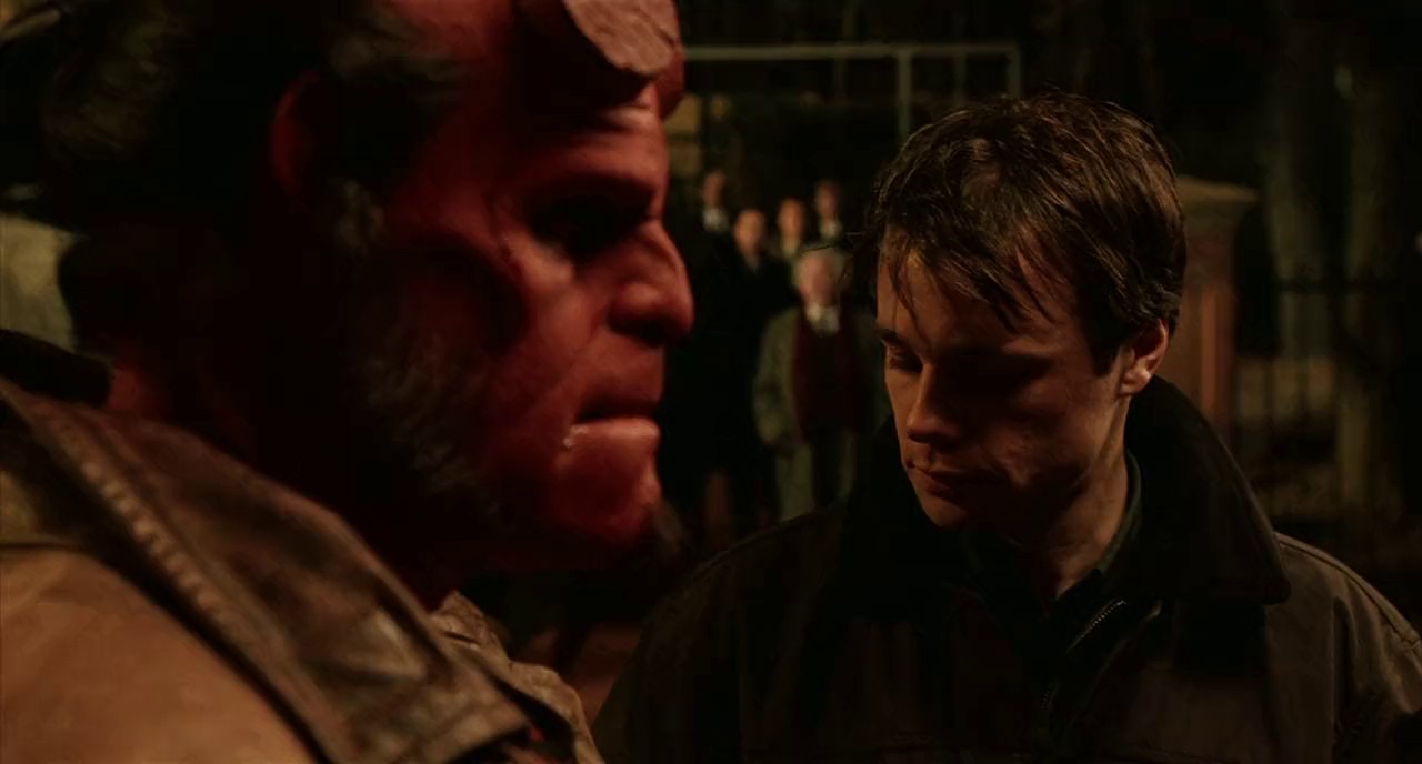 Hellboy-2004-Tam-Tel-Hin-Eng-Blu-Ray-720p-x264-AVC-MP3-2ch-mkv-0002