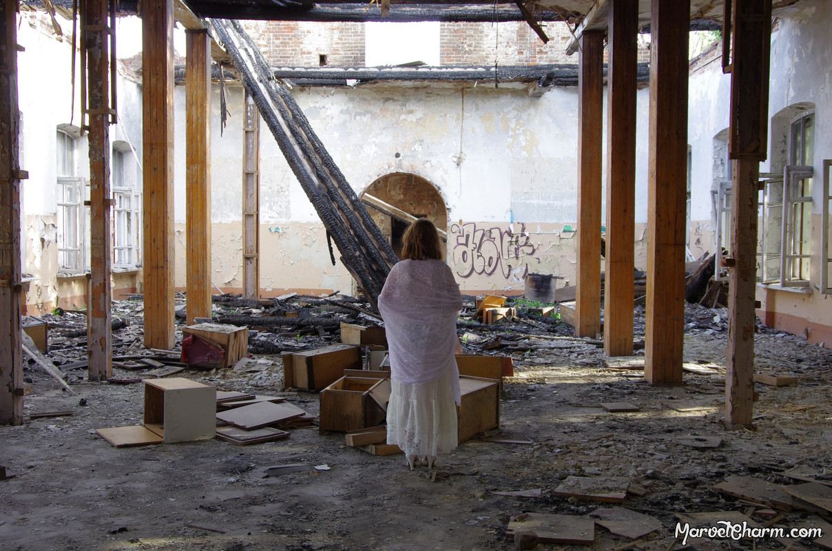 MarvelCharm_Nicolette-Ruins-001