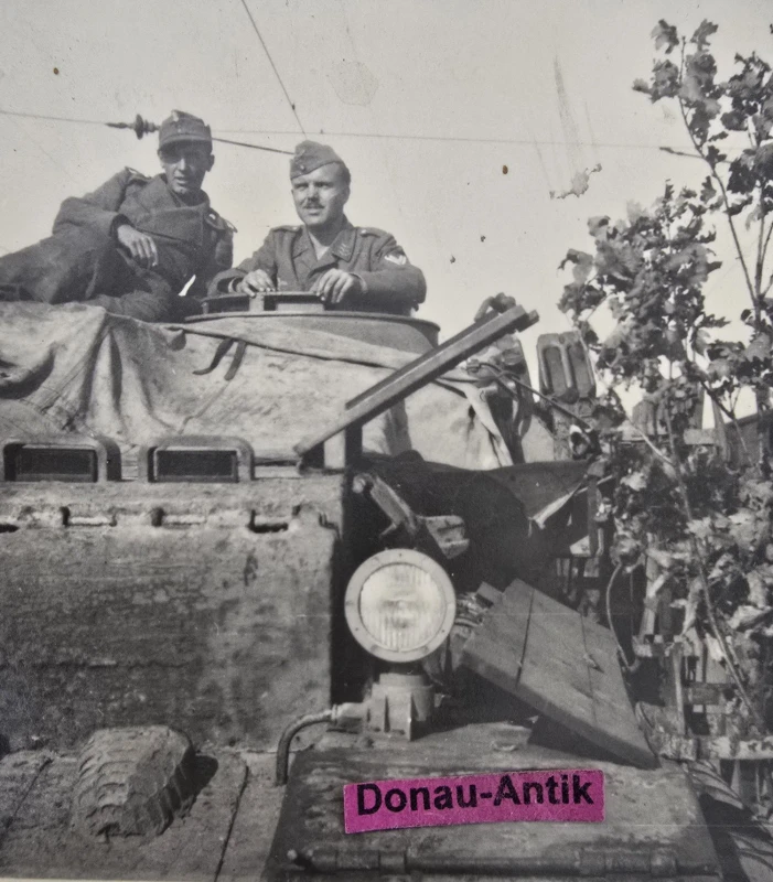 Foto Panzer Tank Panzerspähwagen Beute Beuefahrzeug Panzer Truppe Wehrmacht