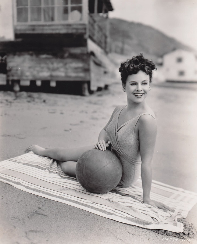 paulette_goddard_mb55