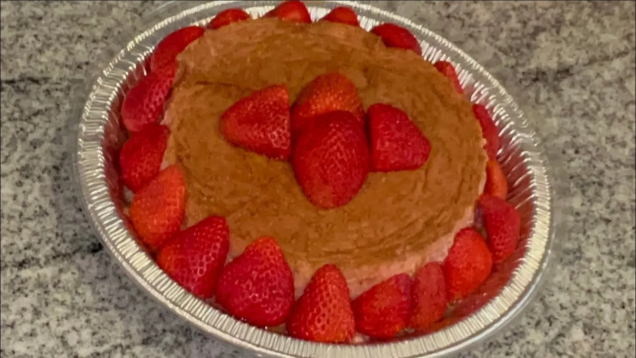 ¿Qué preparar con yogur sabor fresa? Haz un delicioso flan casero