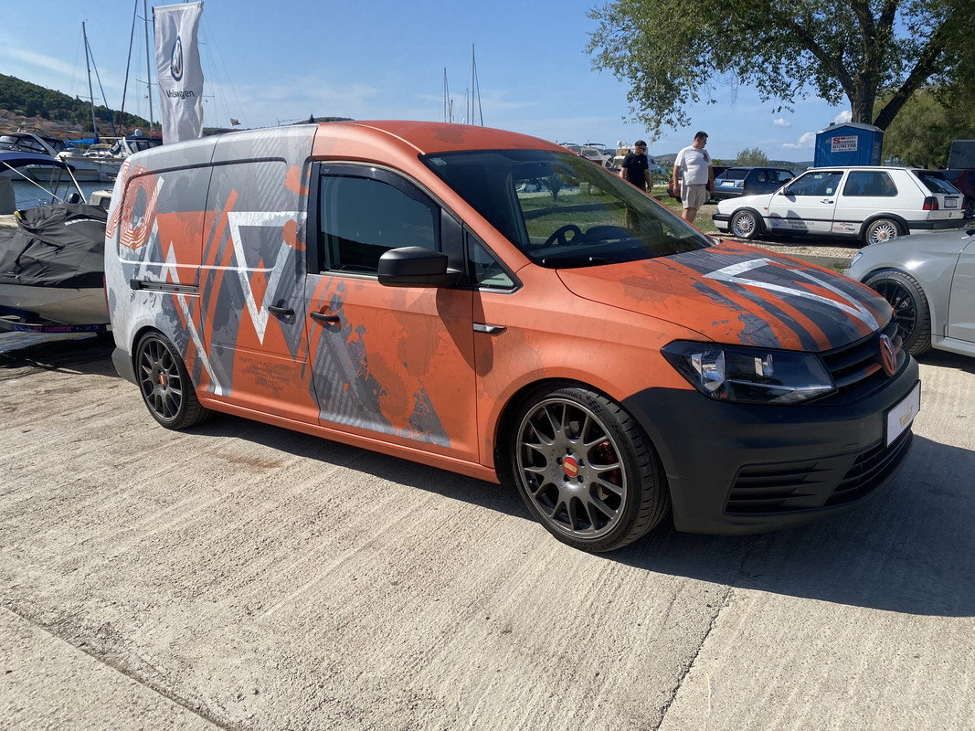 E5C01480-7021-46F9-9145-08A9FAE4FED8