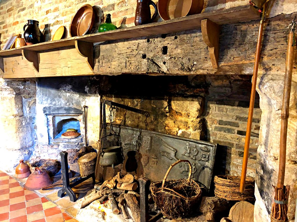 Cromwell-fireplace-HD.jpg