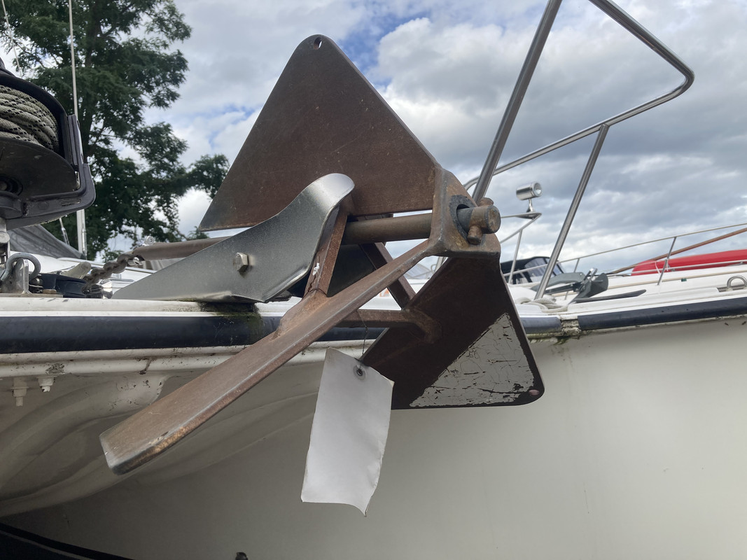 7A4D0139-AAA6-4E8E-8B90-15D8E400855D