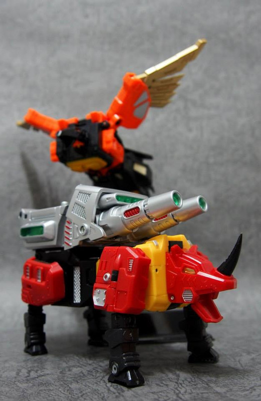 575429_330890380371707_1620352244_n