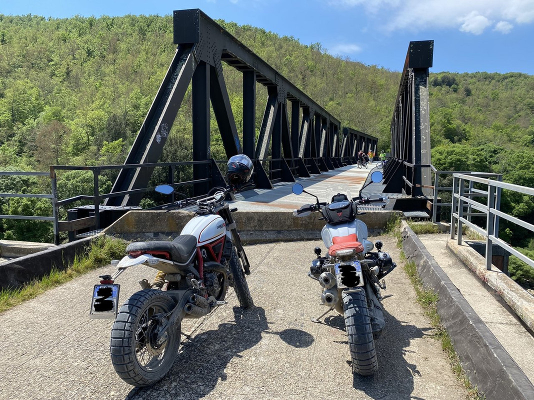 B8F459BD-8387-47D5-9DAB-278AE21107CA