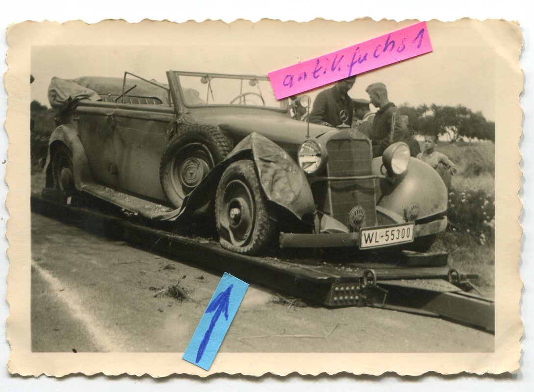 WH-Tieflade-Anhänger mit geborgenem Mercedes-PKW