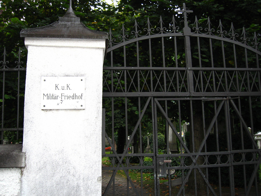 2006.09.18 Anzengruberstraße Mil. Friedhof_01