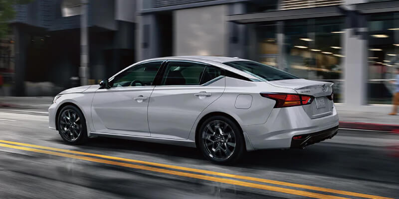 2024 Nissan Altima vs 2024 Kia K5