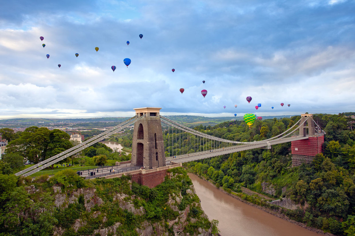a-Bristol-Balloon-Fiesta-Morning-Launc-a