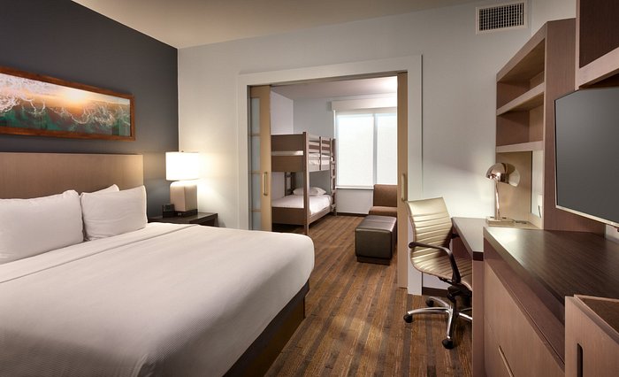 Finding Family-Friendly Suites Near Anaheim Convention Center