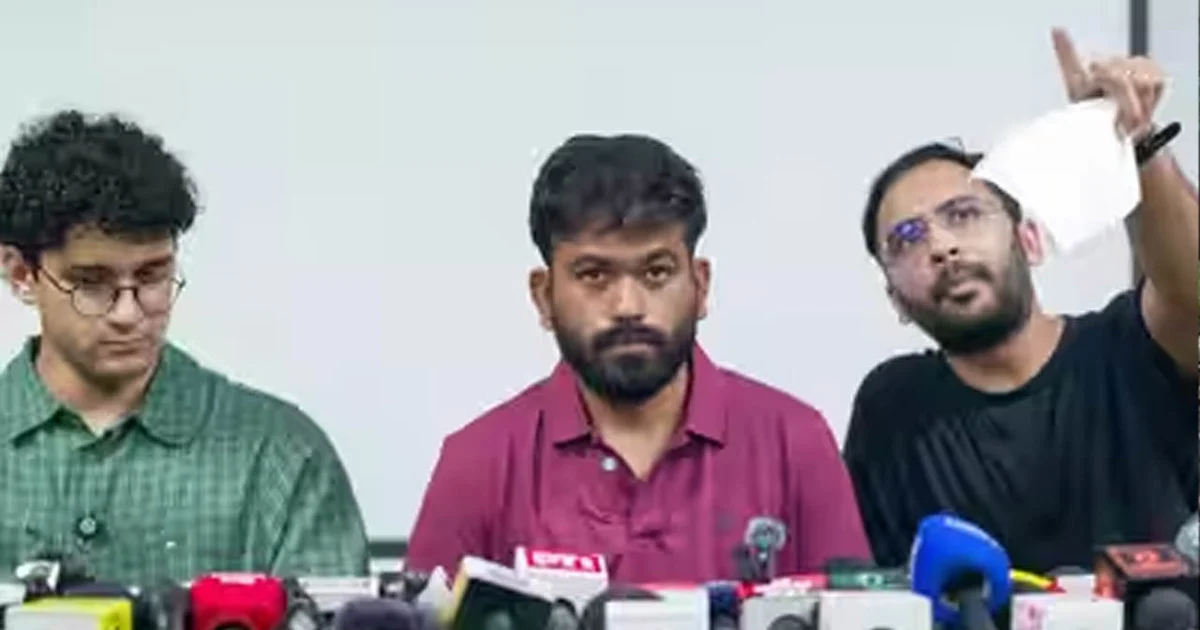 দিল্লি বিক্ষোভকে কেন্দ্র করে ককরোচ জনতা পার্টির তিন নেতা গ্রেপ্তার