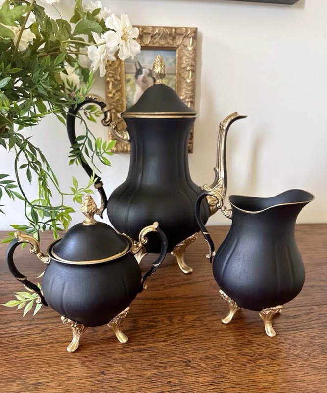teapot-set-black-gold.jpg
