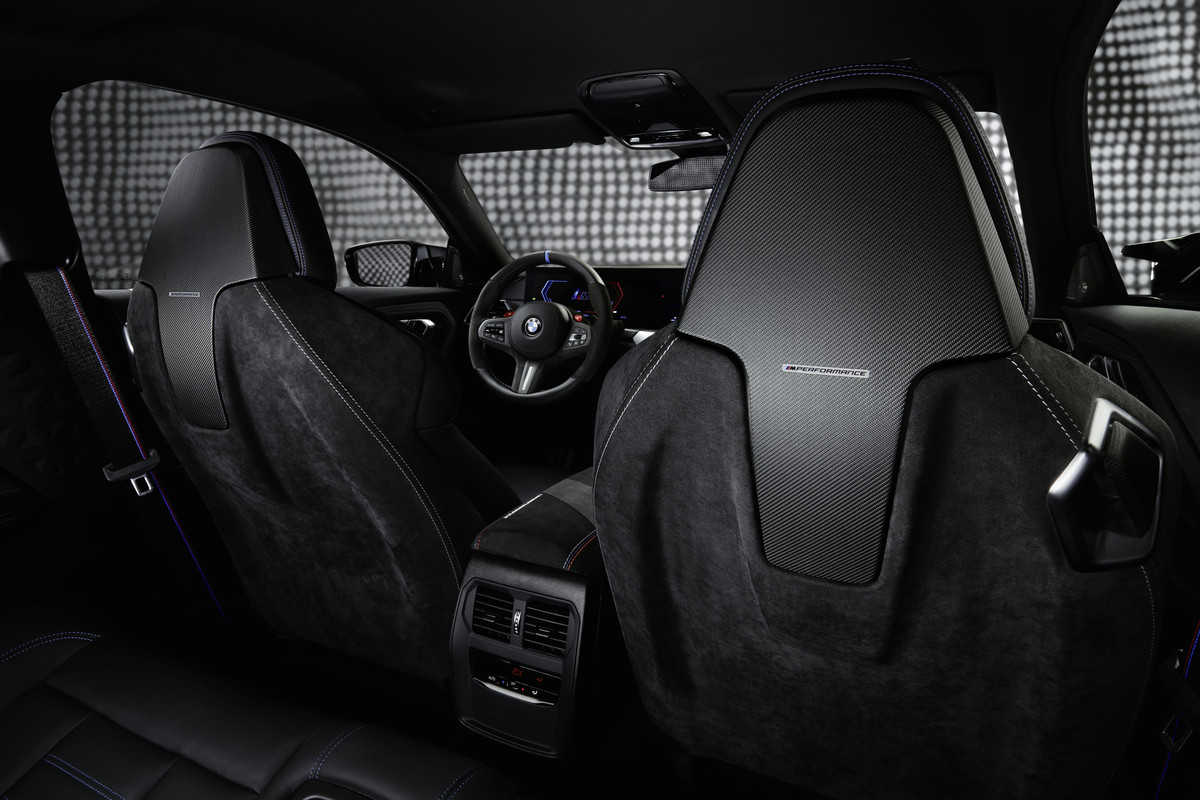 P90484599_highRes_the-all-new-bmw-m-pe