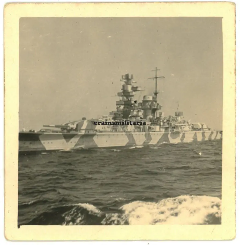 Admiral Scheer Deutschland-class heavy cruiser U-Boot U-504 Ostsee 1941 (3)