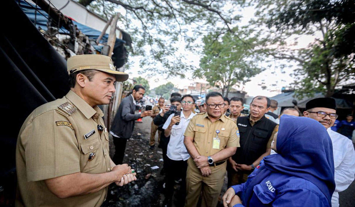 Bongkar! Ada 136 Titik Sampah Ilegal di Bandung, Wakil Wali Kota Janji Tutup Semua! Bongkar! Ada 136 Titik Sampah Ilegal di Bandung, Wakil Wali Kota Janji Tutup Semua!