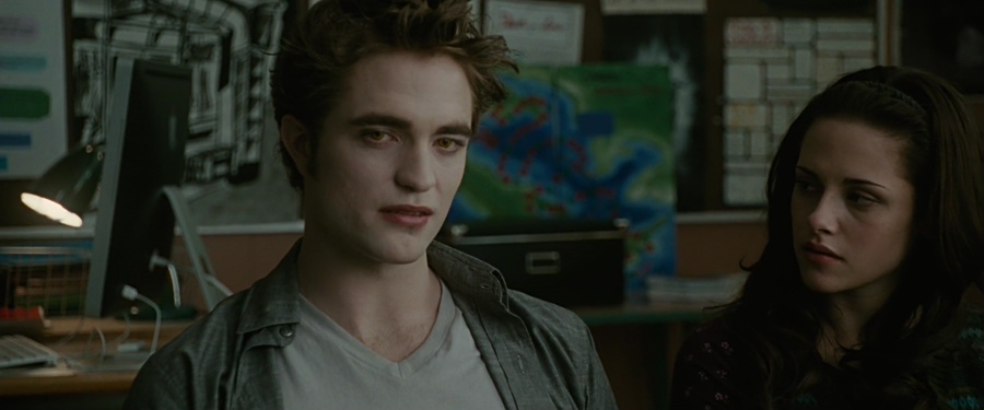 The Twilight Saga: New Moon 2009 BluRay [Hindi + Tamil + Telugu + English] 480p, 720p, 1080p ESub Screenshot