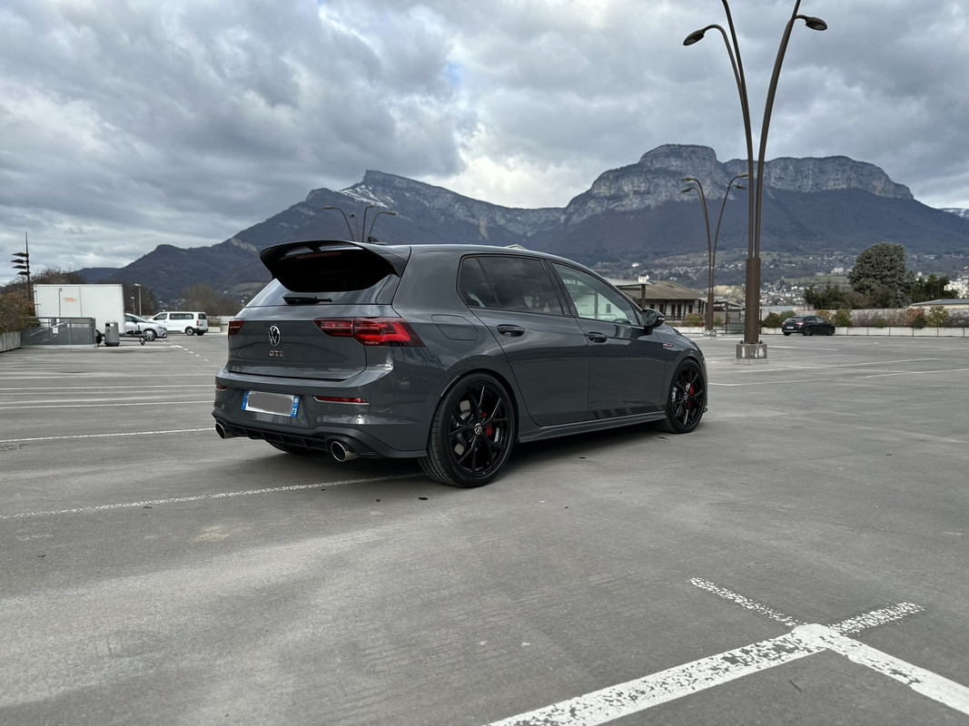 04D297A8-8EA9-4DD7-A1CE-8012887809FE