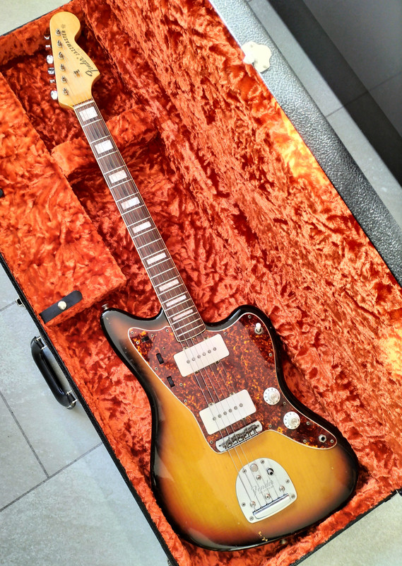ギター Fender Jazzmaster Fender Jazzmaster Sunburst 1969 – Chicago Music Exchange